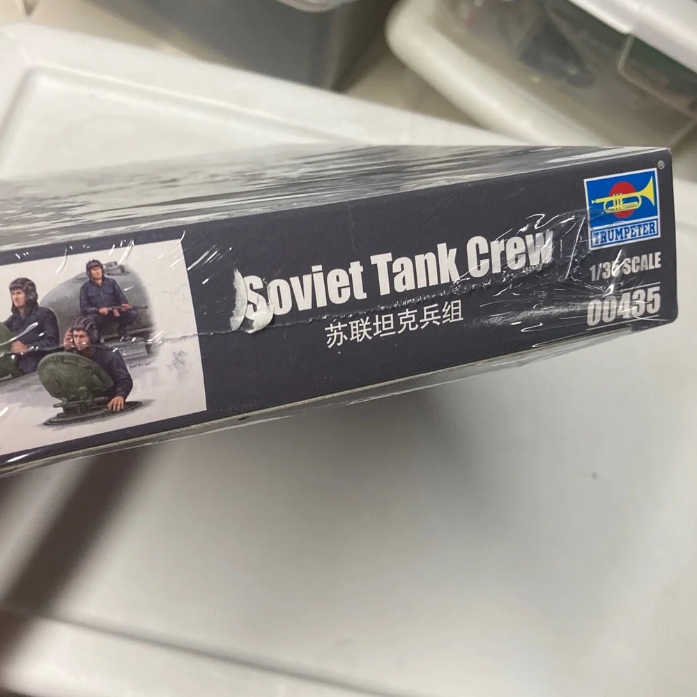 Trumpeter 1/35 Soviet Tank Crew, sealed nib, 4 model figure kit